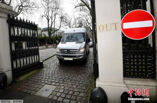 ����ʱ��3��20�գ�Ӣ���׶أ���Ӣ������Ķ���˹�⽻���ɼ���׼���뿪����˹פӢ��ʹ�ݣ������ض���˹�������˹ǰ���˹���������ж��¼���Ӣ�������ǰ��������23������˹�⽻�١�