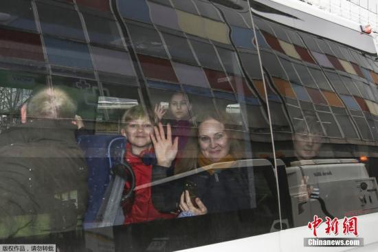 ����ʱ��3��20�գ�Ӣ���׶أ���Ӣ������Ķ���˹�⽻���ɼ���׼���뿪����˹פӢ��ʹ�ݣ������ض���˹�������˹ǰ���˹���������ж��¼���Ӣ�������ǰ��������23������˹�⽻�١�