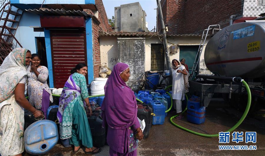 �����ʣ���1���µ����ͷ�Ĺ�ˮ��