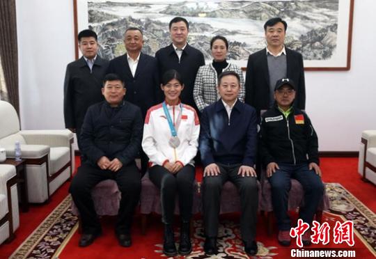 ���»ᵥ�廬ѩ�Ǿ�����������׸�30��Ԫ����