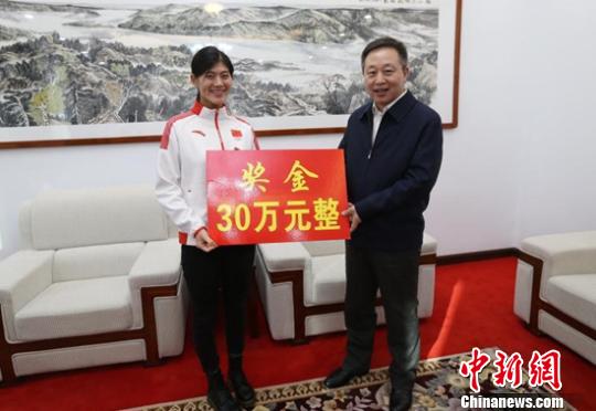 ���»ᵥ�廬ѩ�Ǿ�����������׸�30��Ԫ�������������� ��