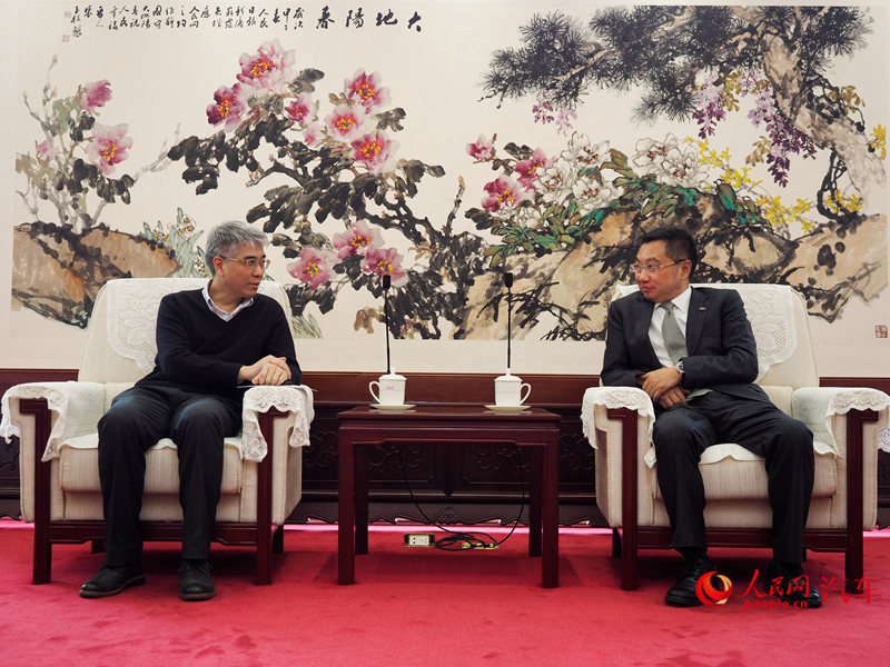 上汽大通总经理徐秋华做客人民网【4】