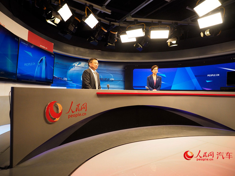 上汽大通总经理徐秋华做客人民网【5】
