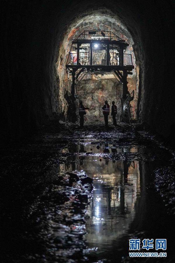 ��ͼ�Ļ�������2�������·�����������ɫ��ͨ����