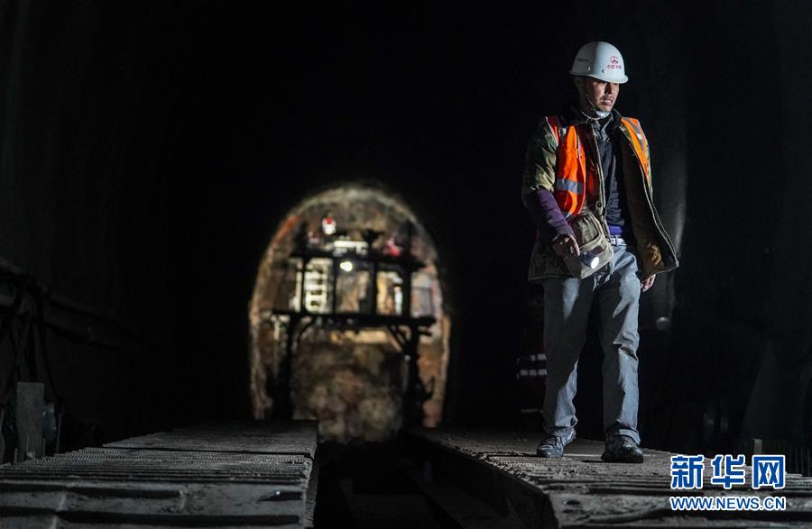 ��ͼ�Ļ�������4�������·�����������ɫ��ͨ����