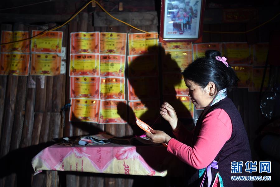 #(图片故事)(2)聋哑绣娘的刺绣故事