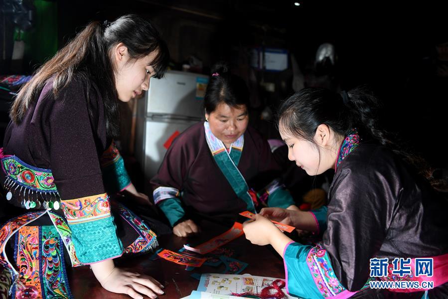 #(图片故事)(5)聋哑绣娘的刺绣故事