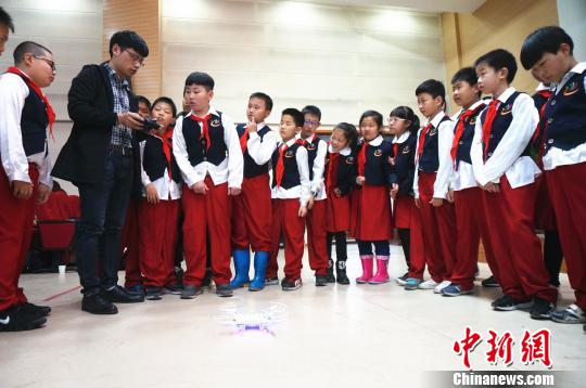 ͼΪԱΪС֡ʾ˻ٿط 