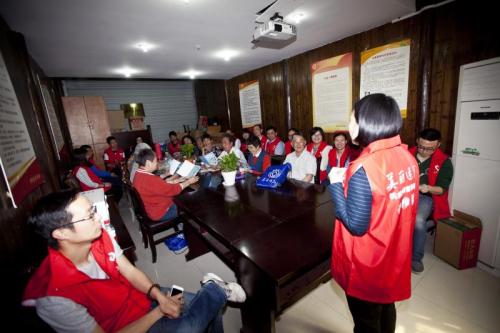 ͼΪ�������˺�־Ը�߻ ���췽��ͼ