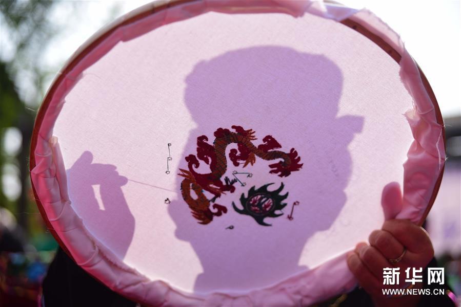 #(文化)(3)贵州丹寨:赛指尖技艺 传手工非遗