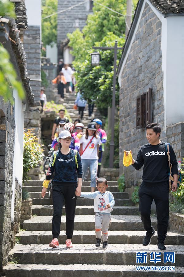 ᣩ10㽭ǧ򹤳̡βҵ