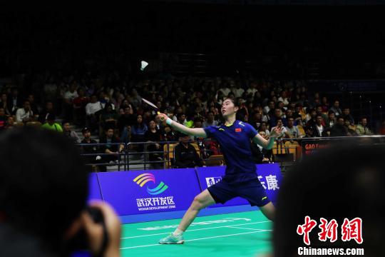 高昉洁在女单八分之一比赛中不敌印度选手内维尔无缘八强 张畅 摄