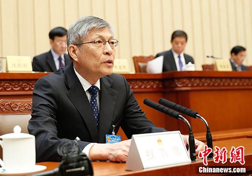 4月25日,十三届全国人大常委会第二次会议在北京召开。会议听取了全国人大宪法法律委副主任委员胡可明作的关于英雄烈士保护法草案审议结果的报告。<a target='_blank' href='http://www.chinanews.com/'>中新社</a>记者 杜洋 摄