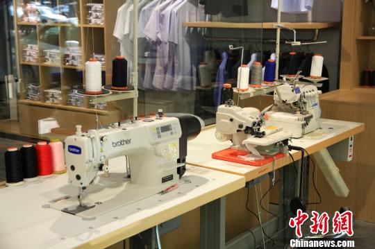 28�գ�������1961������������ڱ������˴�������ҵ����Ϊ�ܱ߾����ṩ60����������ͼΪ����̨�������o�� ��