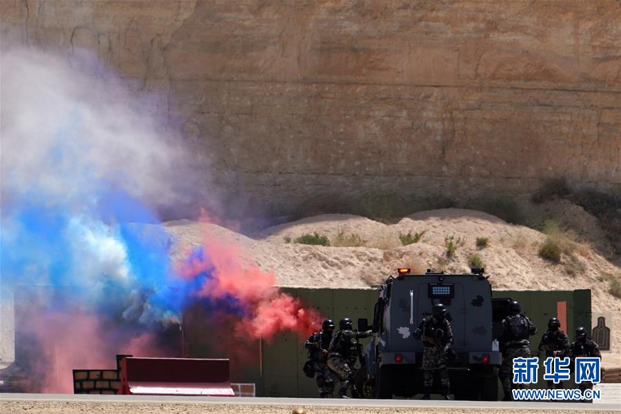 �����ʣ���1����ʮ�조��ʿ�������������ֱ�������Լ����Ļ