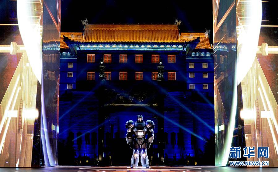 ���Ļ�����2����Ӱʢ�����������ų�ǽ