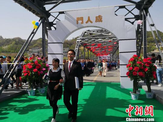 ��00���ڼҳ����������߹���̺�����������ţ���ȡ���������֤�飬ͨ��һ���������ʽ������ʽ������˵����С���ʷ���� ��