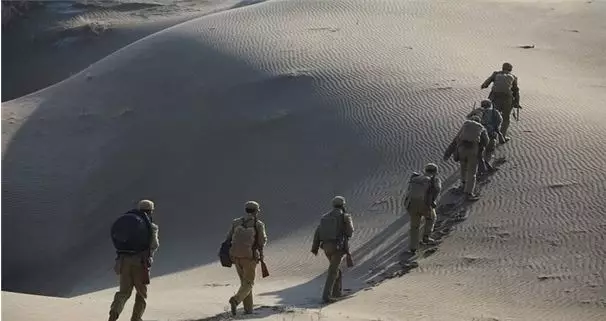 ���죬Ϊ�㽲��һλ����