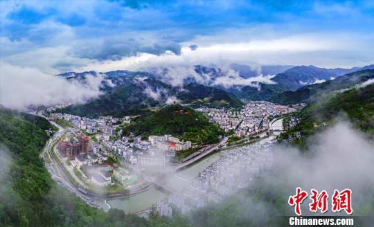 ͼΪ����ؽ����ന�سǷ羰�续������־�� ��