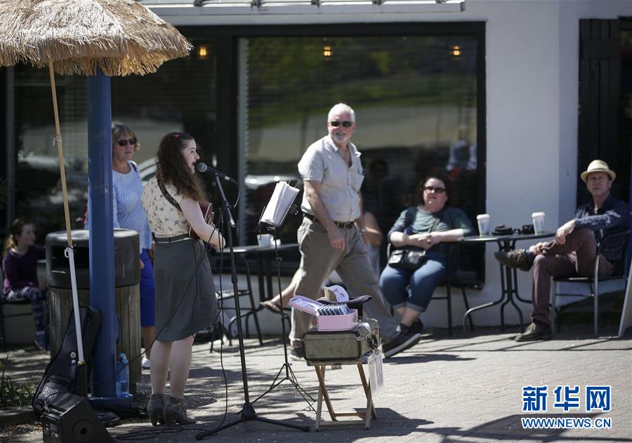 �����ʣ���4�����ô��ʯ�оٰ��ͷ���˽�