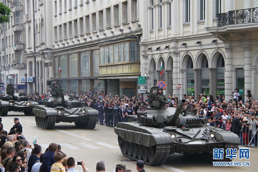 �����ʣ���3���������Ǿ����ı�ʽ��ף���ӽ�