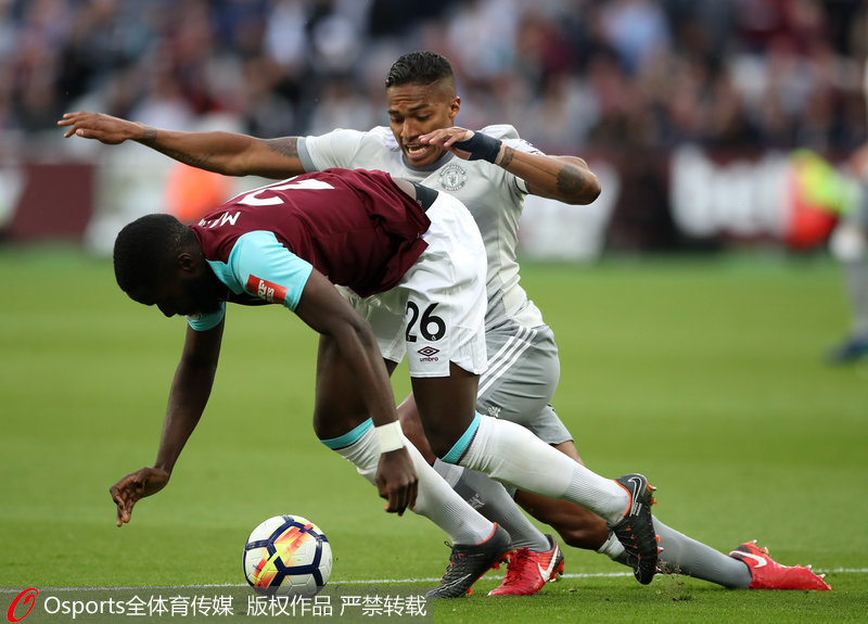 瓦伦西亚比赛中防守