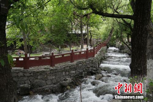 如今的甘堡藏寨景色。<a target='_blank' href='http://www.chinanews.com/' >中新网</a>记者 宋宇晟 摄