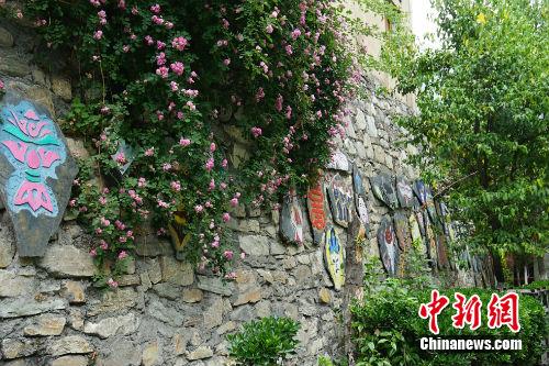 如今的甘堡藏寨景色。<a target='_blank' href='http://www.chinanews.com/' >中新网</a>记者 宋宇晟 摄