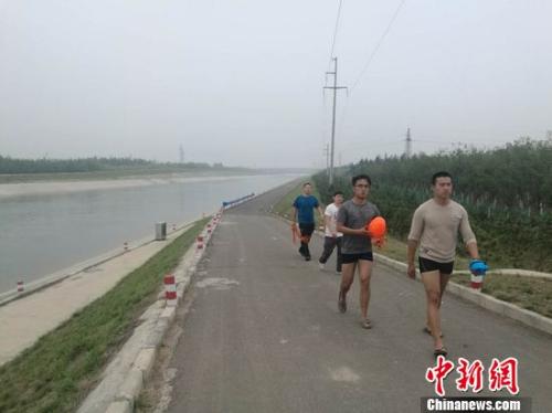 ͼΪ5��11�����磬֣��ˮ�Ͼ�Ԯ�Ӵ��̿ս����������ɷ��ֳ������� ��