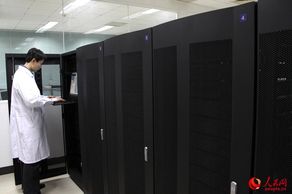 Ӧ�����ڴμ�Ⱥ�����ϵͳ��չҩ��ɸѡ����������