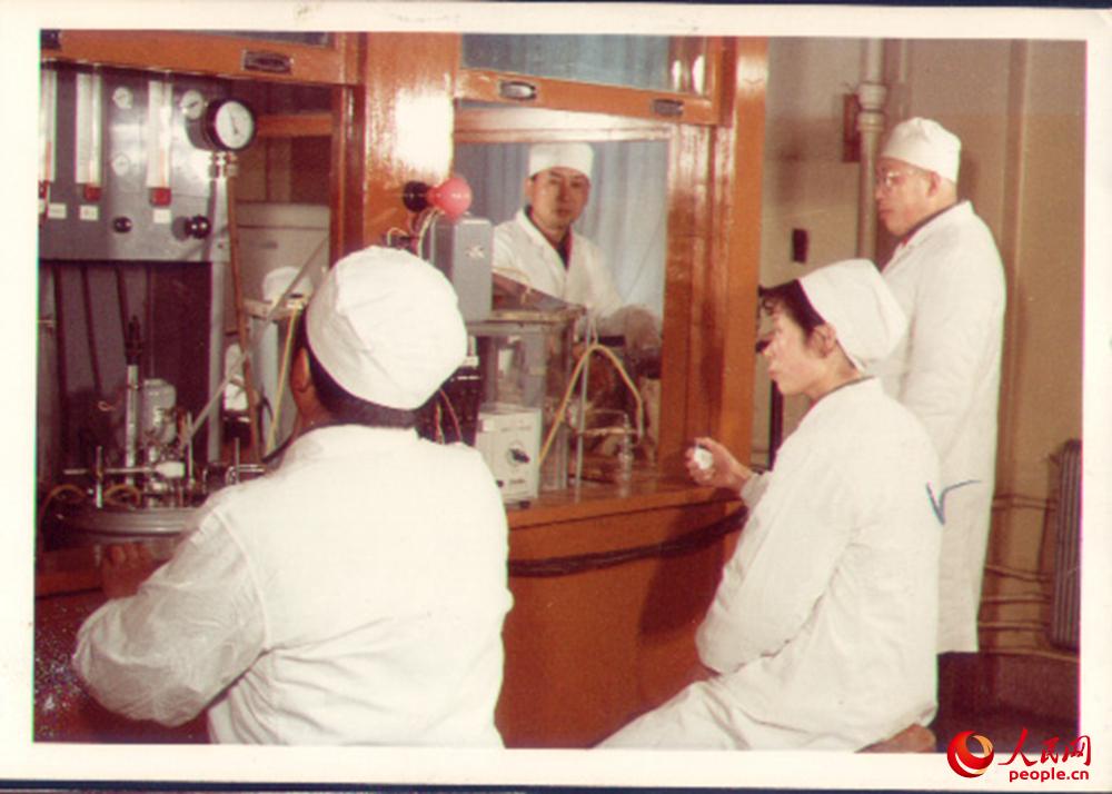 �������ڣ�������Ա��չ���в�ҩ�з�����ȡ��Ч�ɷ��о�������ҽѧ�о�Ժ��ͼ