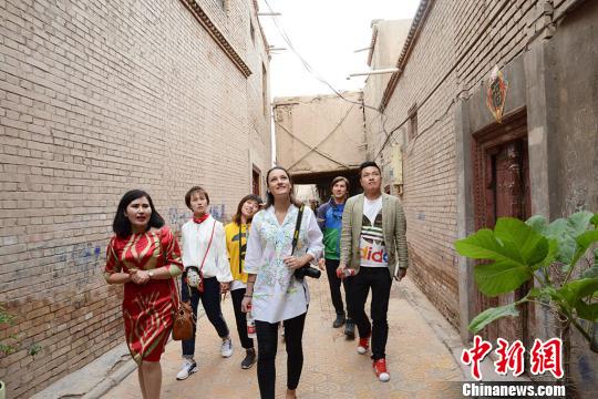 ���϶��ǡ����������������ο��ǲιۿ�ʲ�ϳǣ����ο��ǽ��ܿ�ʲ�ϳǵĽ����ص㡣������ ��