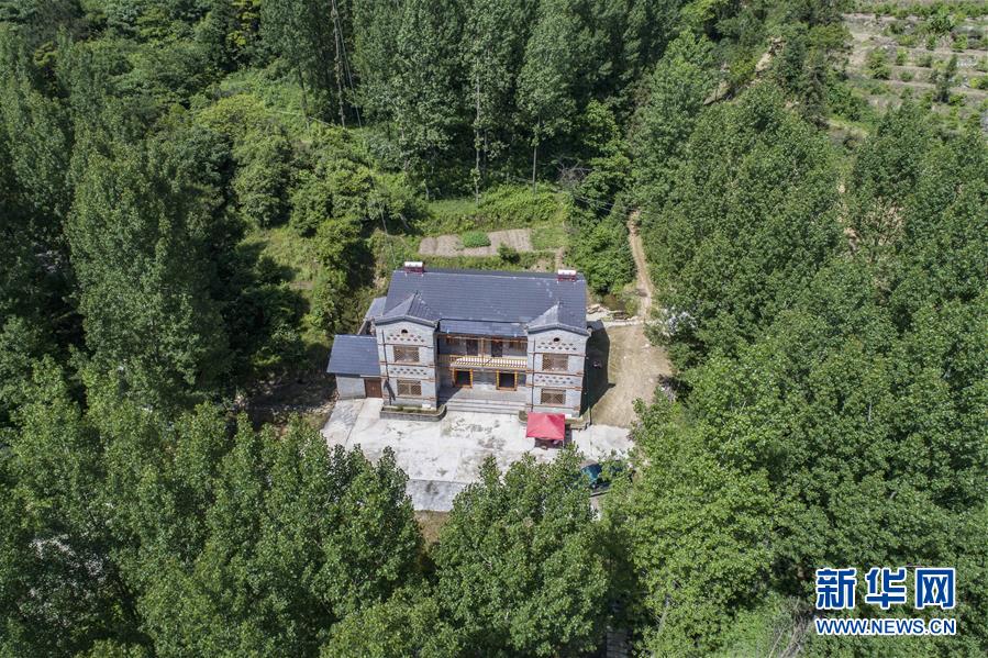 (壮阔东方潮 奋进新时代——庆祝改革开放40年)(1)湖北谷城:堰河村的五代民居