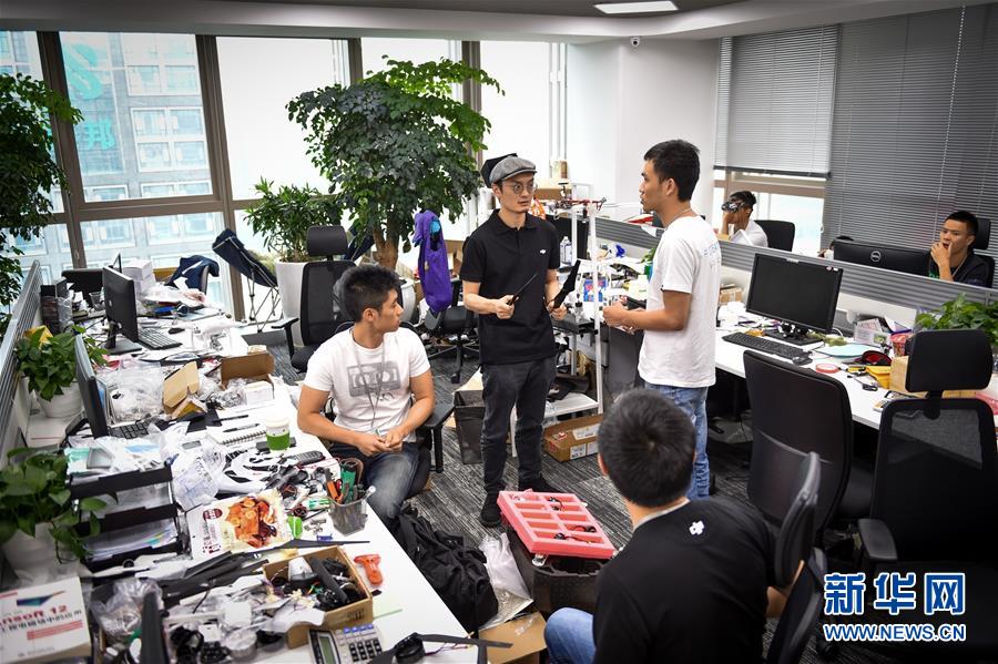 (新华全媒头条·壮阔东方潮 奋进新时代——庆祝改革开放40年·图文互动)(7)从追赶时代到引领时代——从深圳发展奇迹看中国改革开放40年