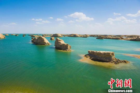 图为青海水上雅丹。(资料图)青海省旅发委供图