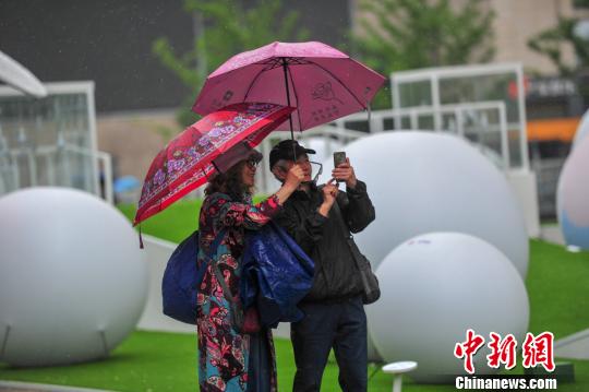 �����ڡ�ѩ�������ա����ں�����