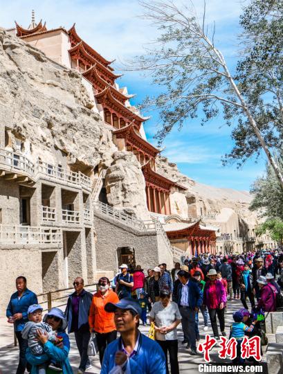 ͼΪ������Ī�߿߲ιۡ�������������