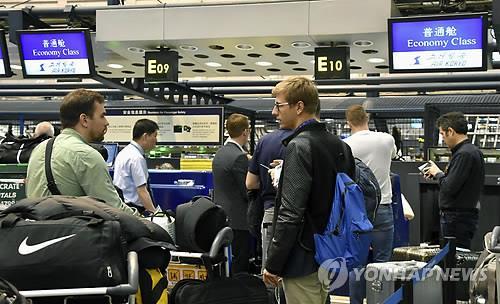 5��22�����磬�ڱ����׶�������������֤�����Ϫ������鳡����ý��������׼����˸������հ���������(ͼƬ��Դ��������)