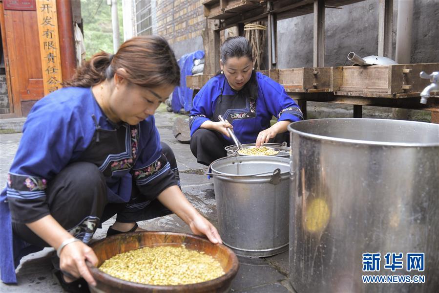 (图片故事)(2)石清香与坪朗村的致富之路