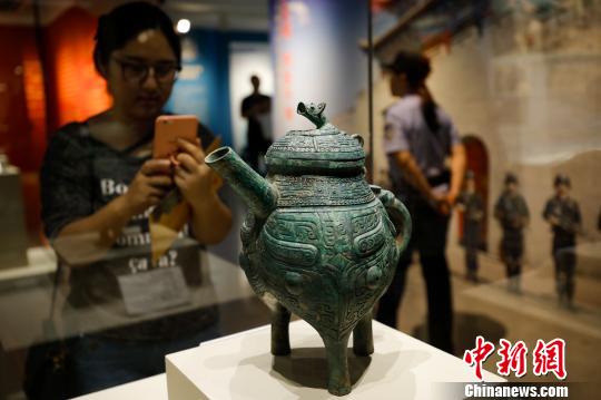 ɽ������չʾ������ﷸ��ɹ��ƺ�����������ͭ��������