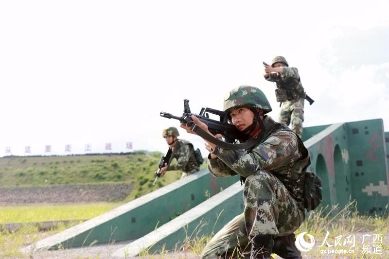 ��ս��Ա����300���ۺ��ϰ�ѵ��