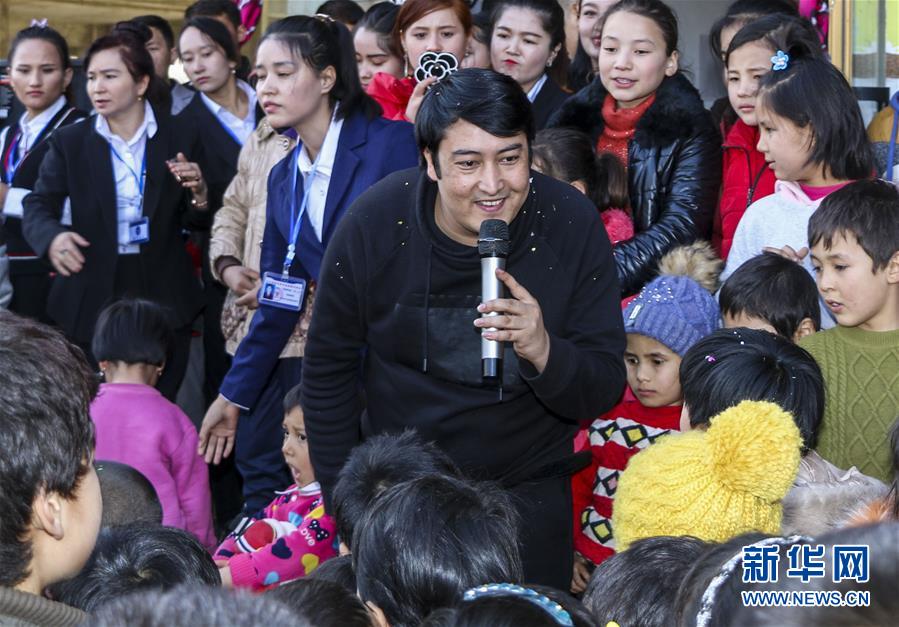 (新时代奋斗者·图文互动)阿不来提校长:“我做这项事业是在实现自己的梦想”