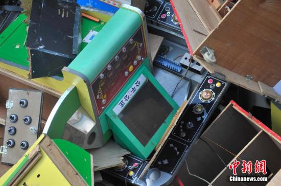 6��4�գ�һ̨��Ϸ����ӡ�š���ƽ�������ı���������磬�����й����������־ֶԽ����սɵ�ǧ��̨�����Ϸ�������塢оƬ�����˼������١�</p><p>����<a target='_blank' href='http://www.chinanews.com/'>������</a>�� ��Ƚ�� ��