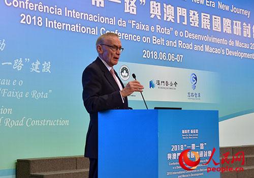 悉尼科技大学澳大利亚中国关系研究院院长、澳大利亚联邦外交部前部长鲍勃·卡尔教授 人民网马健摄