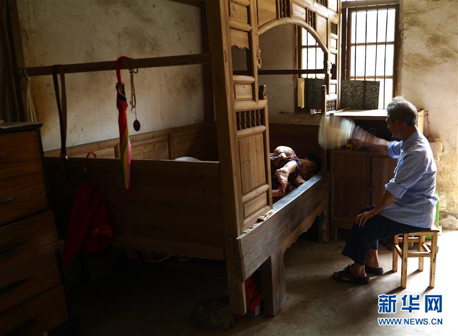 (图片故事)(8)父亲的守护