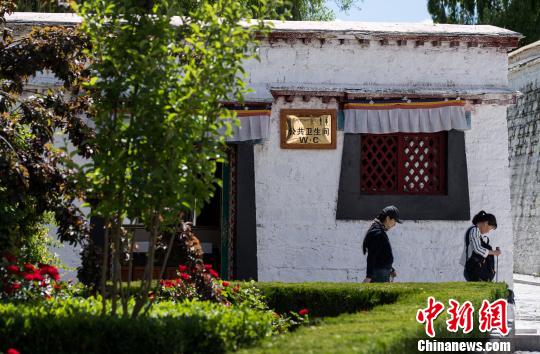 ͼΪλ�ڲ������������ڵĹ����������������� ��