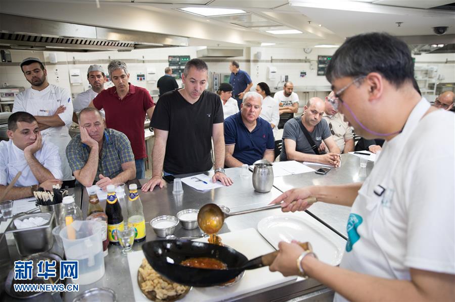 �����ʣ���1����ɫ�д��ѧ���й���