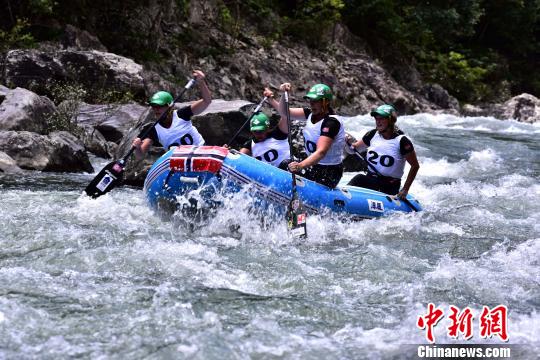 ͼΪ������������Դ��ϼ��ˮ�侺��Ư������������ ��