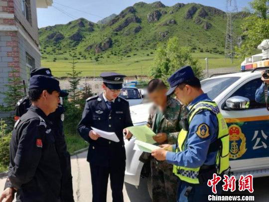 ͼΪ�ຣִ����Ա�Գ����ӷ���Ϣ�˲��������������� ��