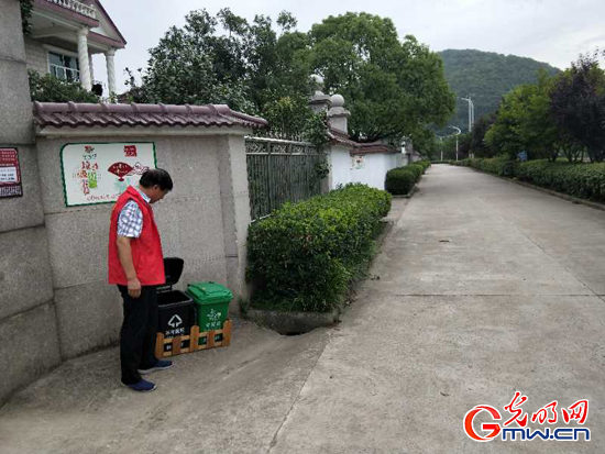 ������������ �촬�߽���ʱ����ƽ���м���ǡ�����λ���������ǵ����κ͵���